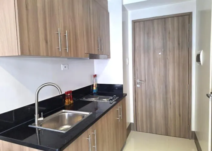 Aparthotel Shore 1 Residences Tower A By Labella Pool View Unit
